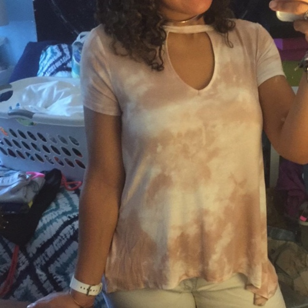 Choker Style Hi-Lo Top - Picture 1 of 3